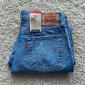 NWT Levi Jeans